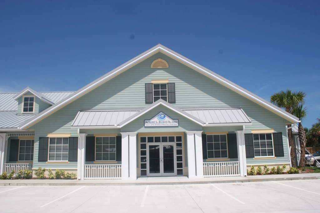 Front Building view of Dr. Robert L. Burns, DMD office